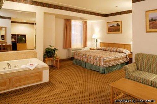 The Inn At Rolling Hills Casino & Resort Corning Chambre photo